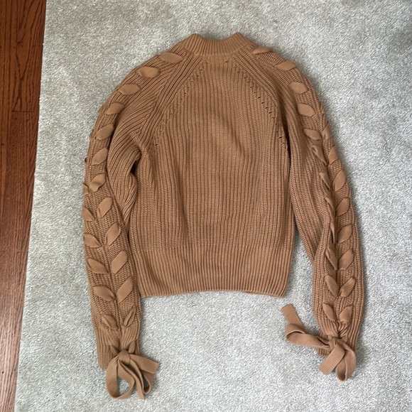 H&M Sweater - Picture 3 of 4